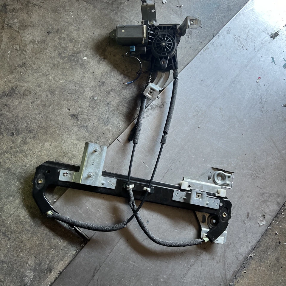 Regulador de ventana eléctrico para Chevy Tahoe GMC Yukon 2000-2006 con motor trasero derecho Foto 4 de 4