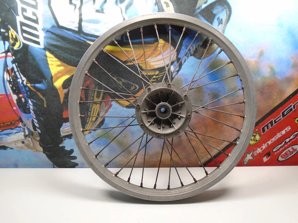 1990 KAWASAKI KDX 200 FRONT WHEEL - Image 2 of 4