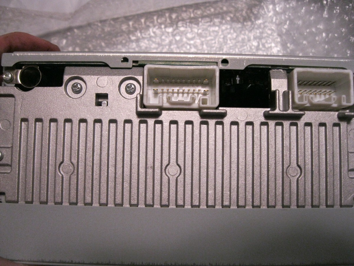 Genuine Mitsubishi OEM 8701A352 Radio AM/FM CD 2DIN Fits 09 - 10