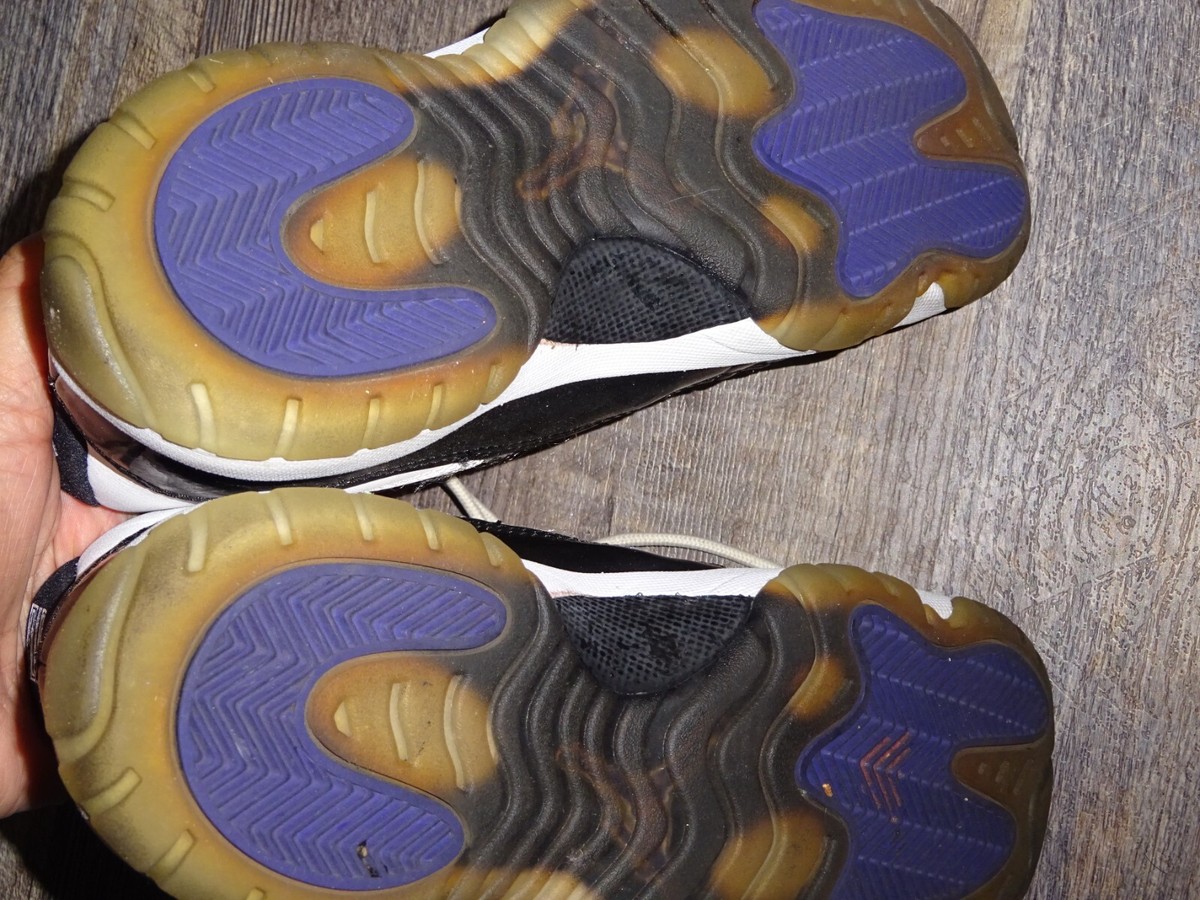 Size 5Y youth Air Jordan 11 Retro Concord white black