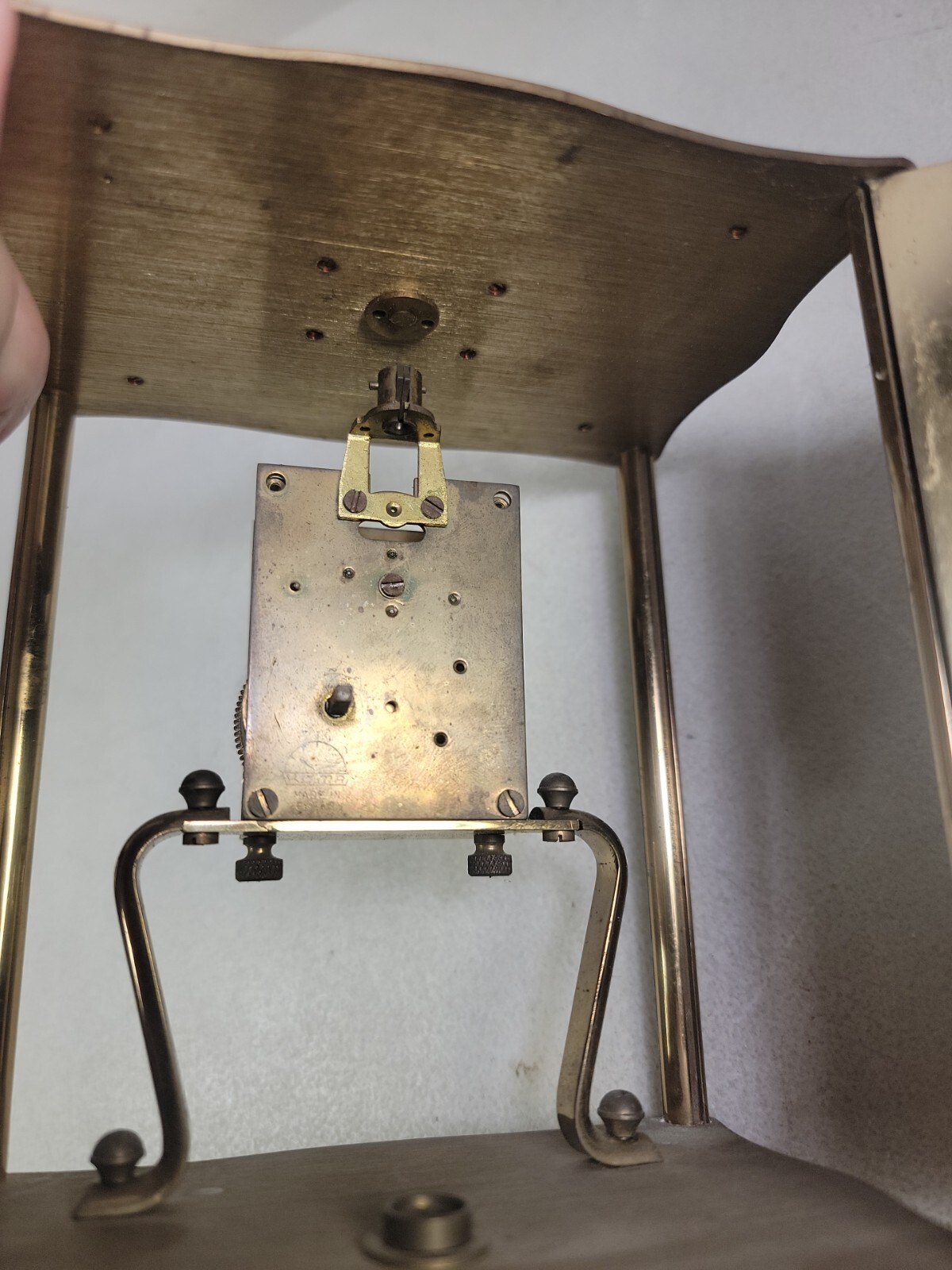 VINTAGE KOMA ANNIVERSARY CLOCK MOVEMENT & BRASS CASE PARTS OR REPAIR