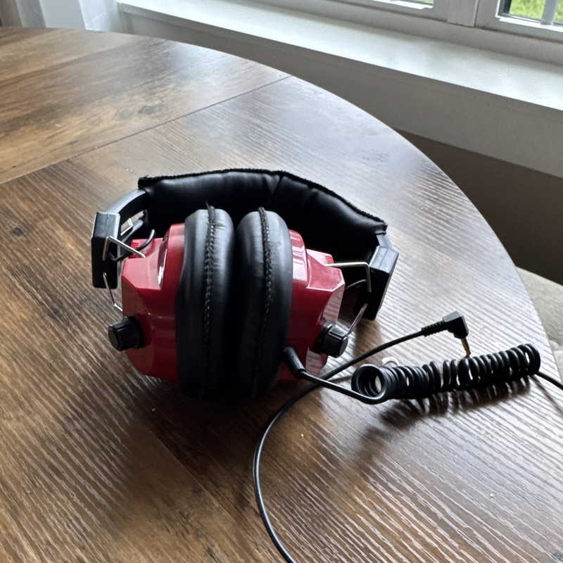 R.E. RE-24 Over-Ear Headset w/ Volume Control, 3.5mm Jack, Red/Black