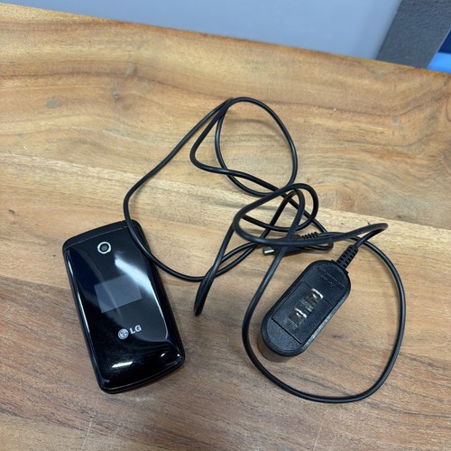 LG LG420G Flip Phone TracFone Cell Phone w/ Charger Untested AS-IS