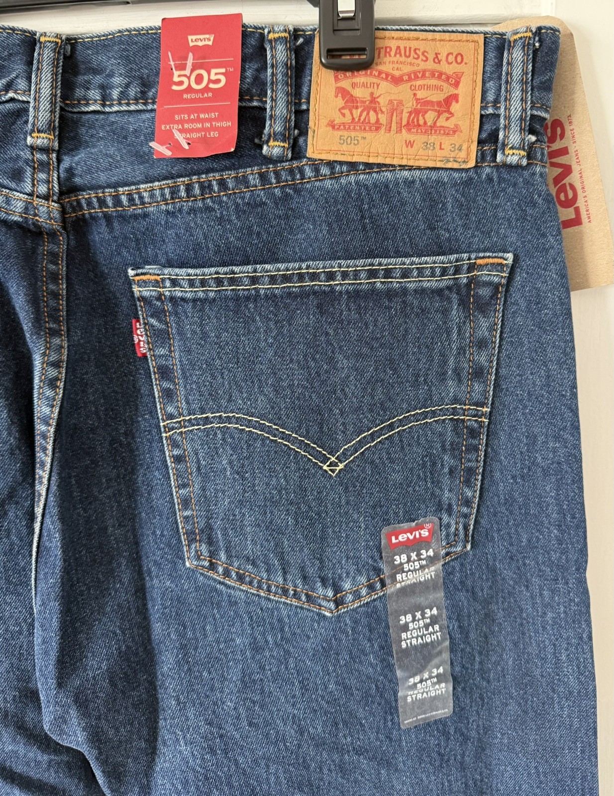NWT Levi's Men's 505 Regular Fit 100% cotton Jeans 38x34 #005054886 thumbnail 10
