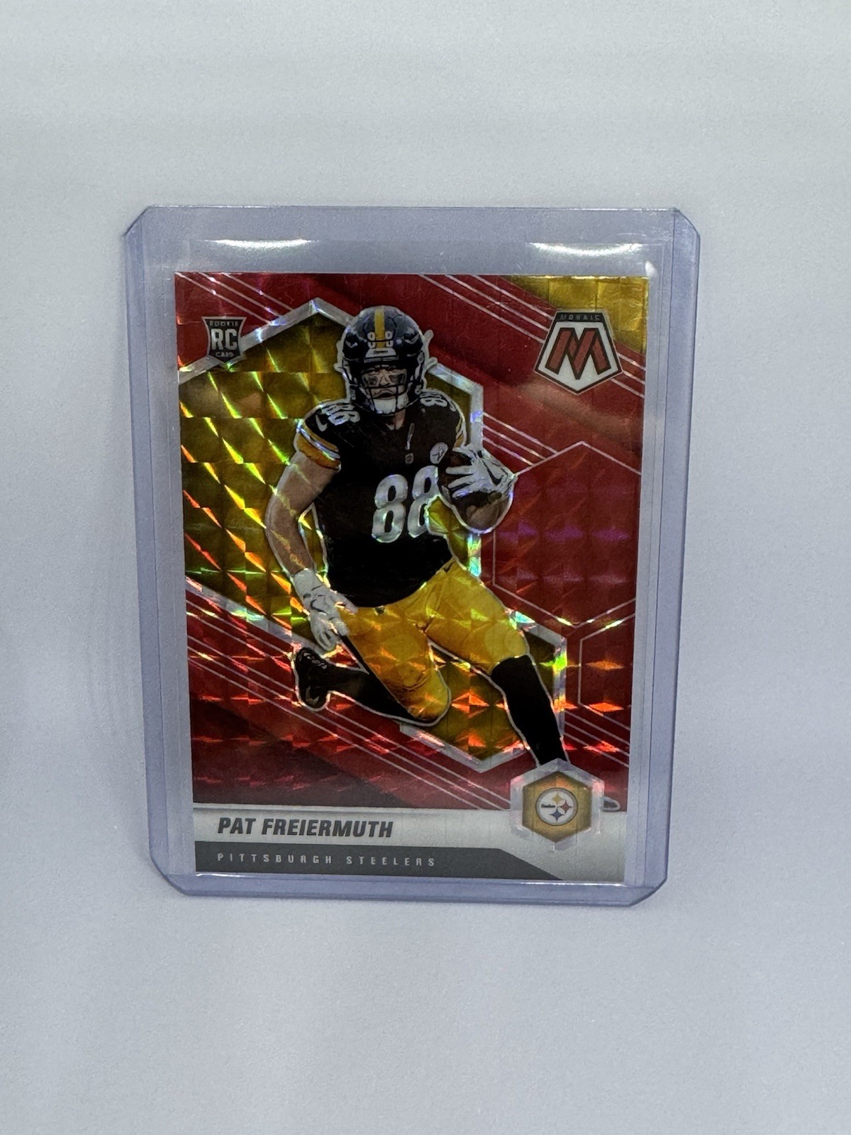 2021 Panini Mosaic Red Camo Prizm Pat Freiermuth #332 RC