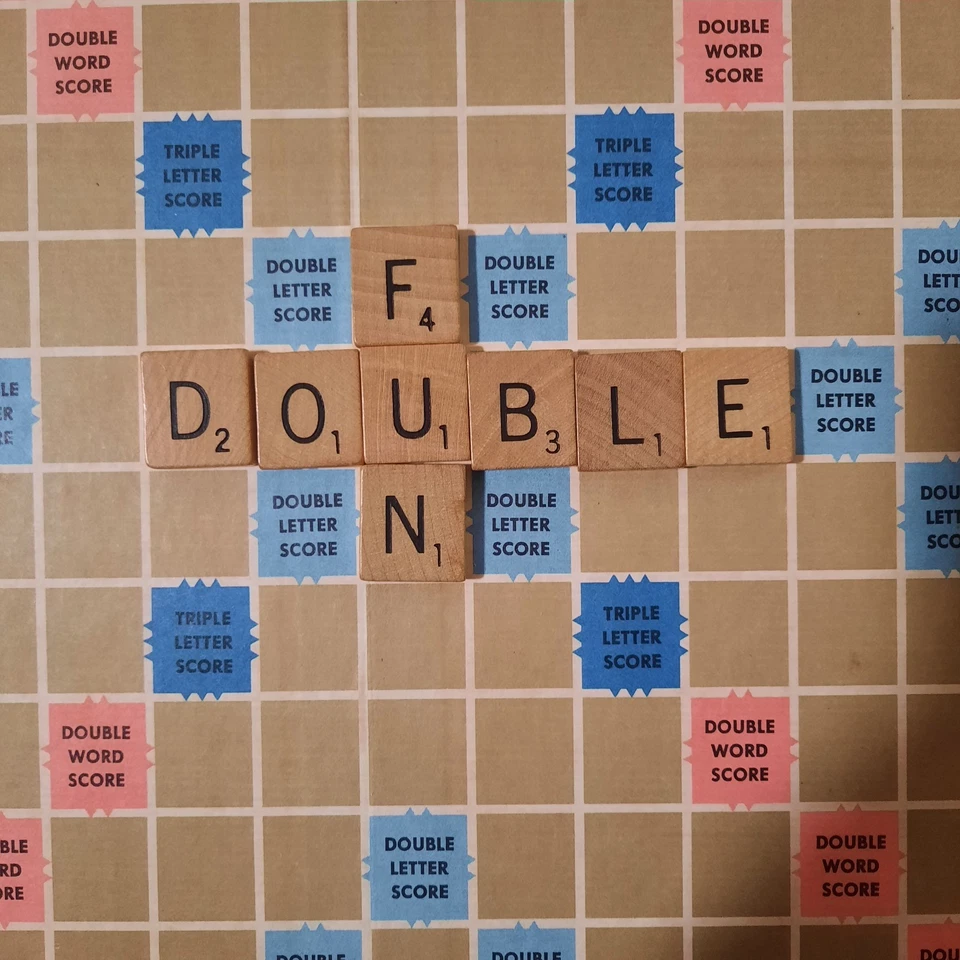 Vintage 1976 COMPLETE Scrabble Board Game With Rules and Extras ~EXCELLENT COND! - Image 3 of 4