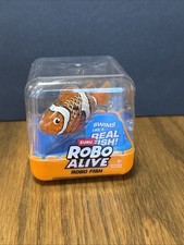 Zuru ROBO FISH Alive Orange Color Changing Water Activated Fish Toy
