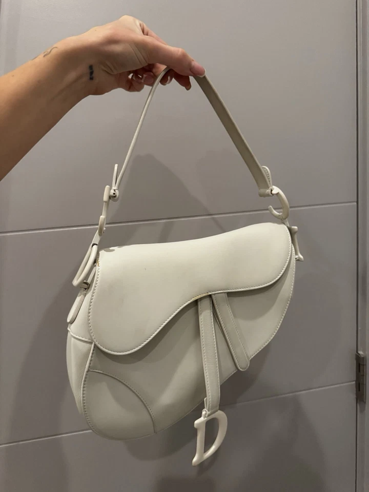 Bolso de hombro Dior Saddle cuero ultramate con leche Foto 2 de 4
