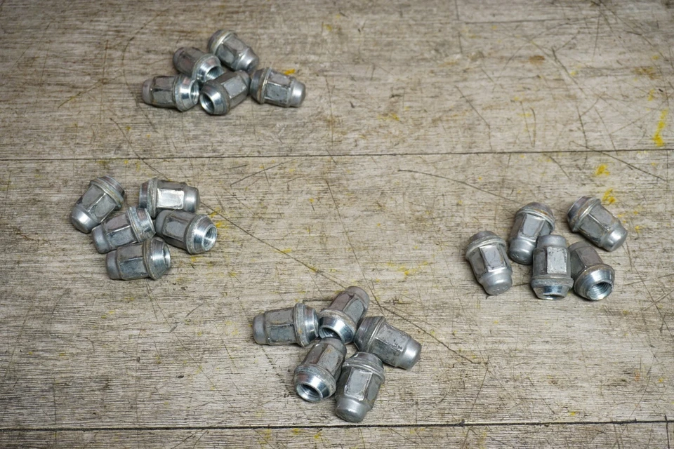 2017 BUICK ENVISION PREFERRED SUV 2.5L L4 GAS WHEEL RIM LUG NUT SET OF 20 OEM - Image 2 of 3