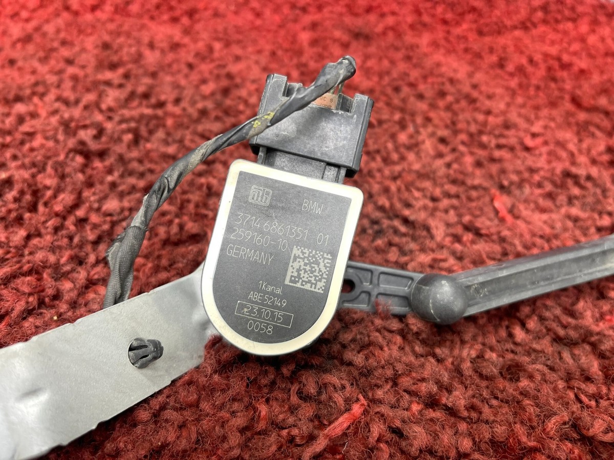 BMW F30 F32 F82 REAR LEFT HEADLIGHT SUSPENSION HEIGHT LEVEL SENSOR