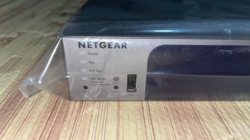 NETGEAR ProSAFE 28-Port Gigabit PoE+ Managed Switch GS728TPPv3 GS728TPP-300NAS - Picture 6 of 11
