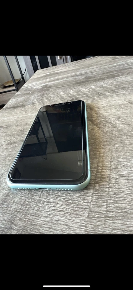 iPhone 11 Mint Green 128g (Verizon) - Image 2 of 3