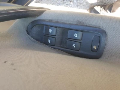 Interrupteur de leve vitre avant gauche RENAULT SCENIC 2 PHASE 1 8200107772 - Photo 1/4