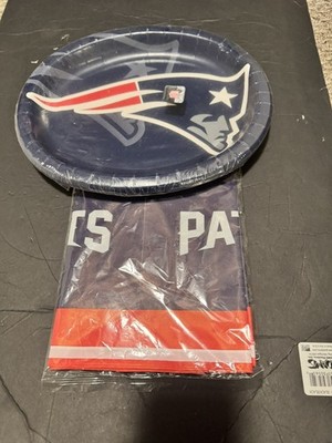 NEW ENGLAND PATRIOTS Bundle 1 Tablecloth 8 Oval Luncheon Plates Tailgate Party