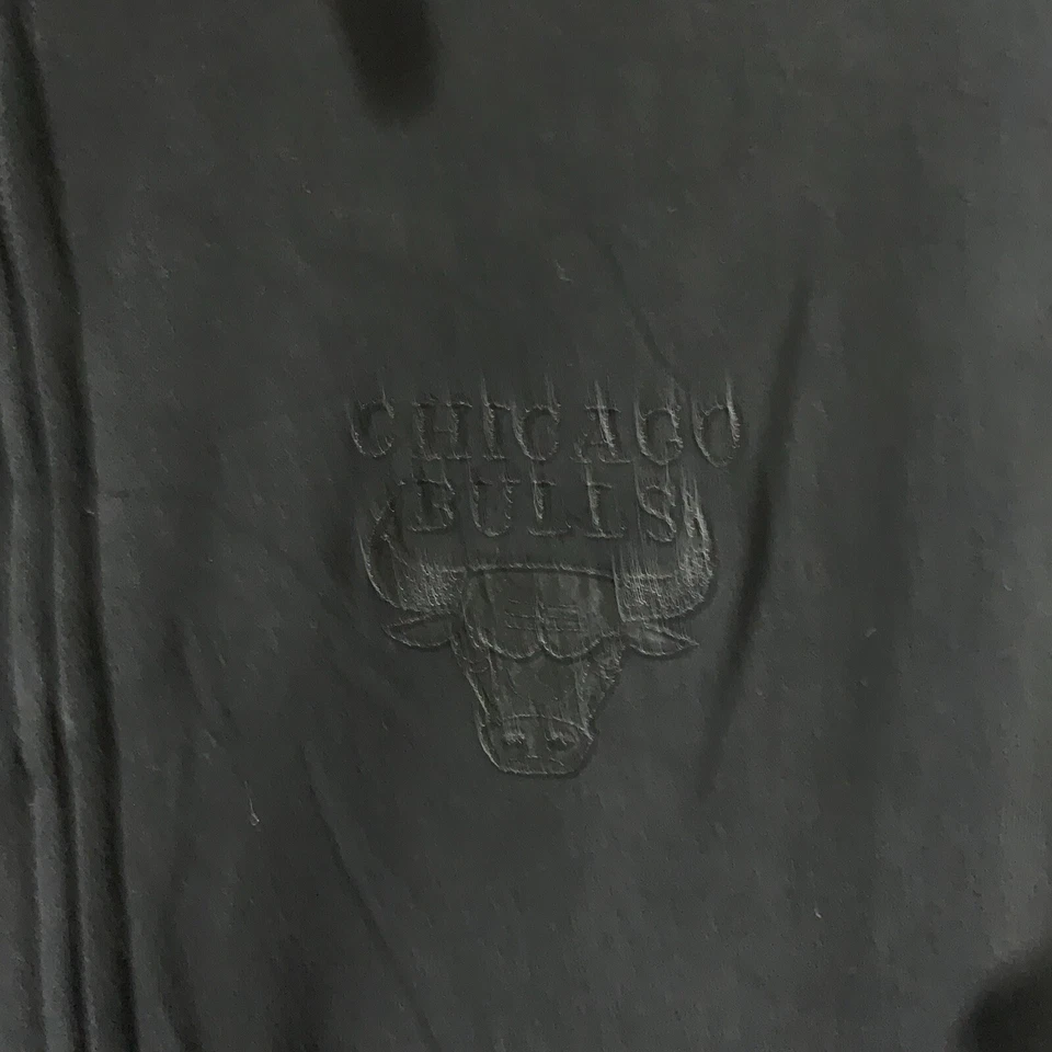 Chaqueta Mitchell & Ness Para Hombres NBA Chicago Bulls 1996 Finales NBA Air Jordan Foto 2 de 4