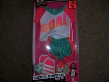 bUTIFUL  FITS 18 INCH DOLLS SOCCER UNIFORM NIP