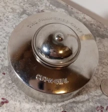 The Pampered Chef Cut-N-Seal Sandwich Maker Ravioli Biscuit Press Crimper 3½"