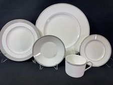 Wedgewood VERA WANG GROSGRAIN Bone China 1 5 piece place setting England Mint