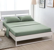 4-Piece Bed Sheet Set 1 Fitted Sheet 1 Flat Sheet 2 Pillowcases Queen Size Green