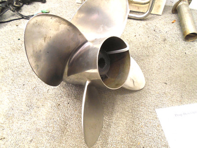YAMAHA 4 BLADE SS PROPELLER MAR-GYT4B-L8-15 Yamaha Left Hand Rot 16 1/8 x 15P