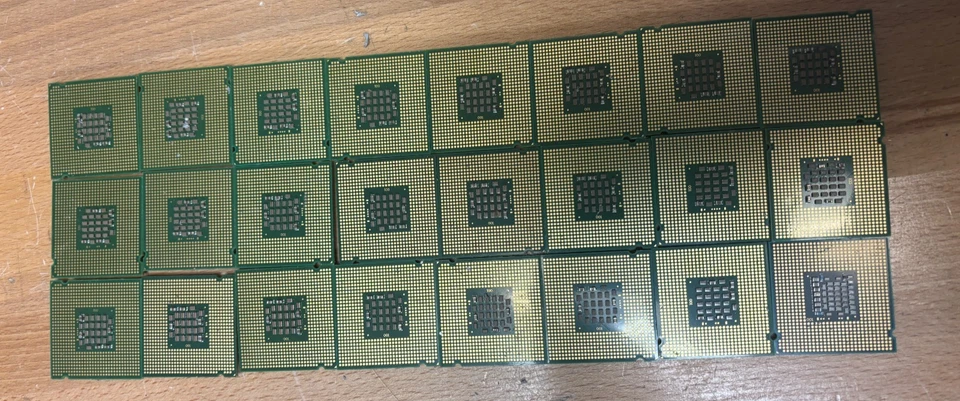 Lot of 3lbs+ Computer CPU Chips for Gold Recovery - Image 4 of 4