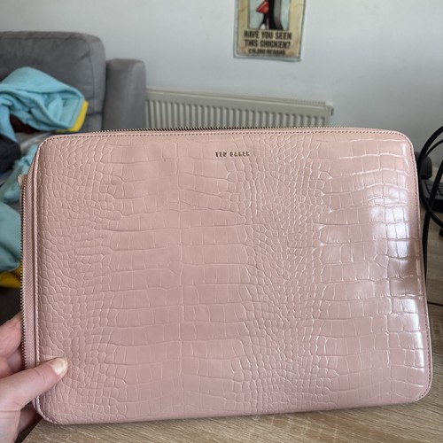 Ted baker Steliaa Imitation Faux Leather Croc 13' Laptop Case Pale Pink New - Photo 2/4