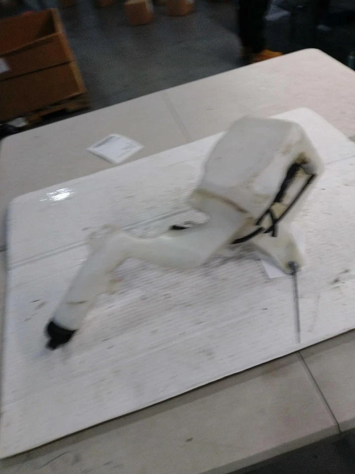 2017 Chevrolet Equinox Washer Fluid Reservoir OEM White 3.60L 85K Miles Foto 2 de 4