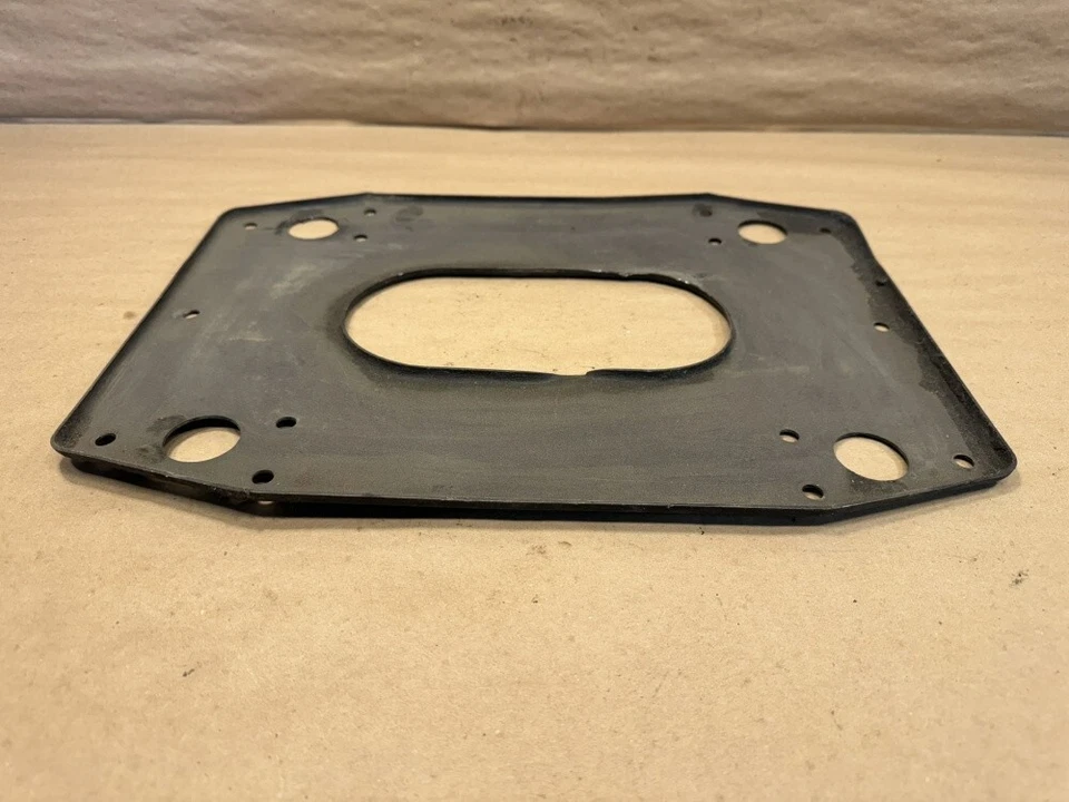 Оригинальная нижняя пластина каркаса Jaguar XKE E-Type IRS C20651 - Изображение 2 из 4