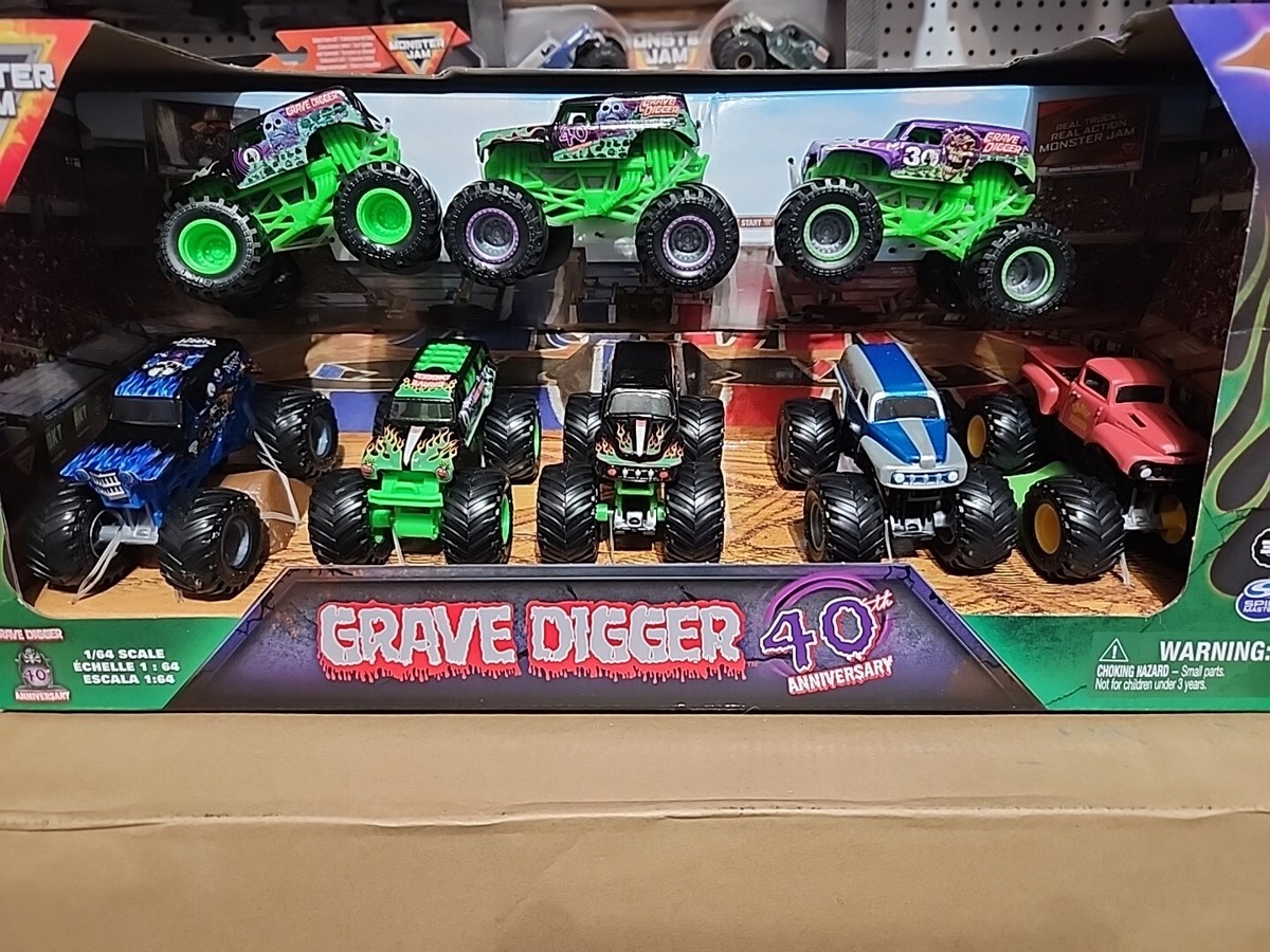 Monster Jam 8個セット割 Amazon.com: Monster Jam, Grave Digger 40th Anniversary 8
