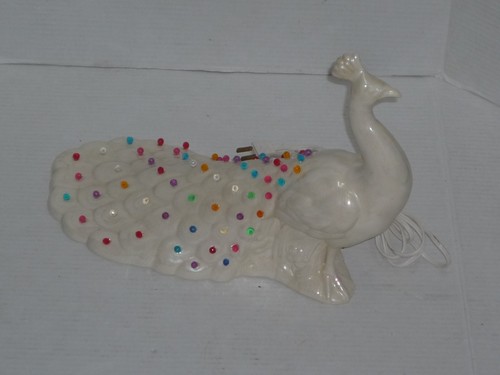 VINTAGE HOLLAND MOLD CERAMIC LIGHTED IRIDESCENT PEACOCK LAMP ALL BULBS PLZ READ