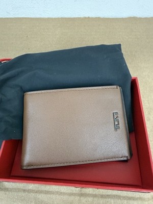 TUMI Double Billfold Nassau in Cognac - 150176-1221 Brand New in Retail Box NIB