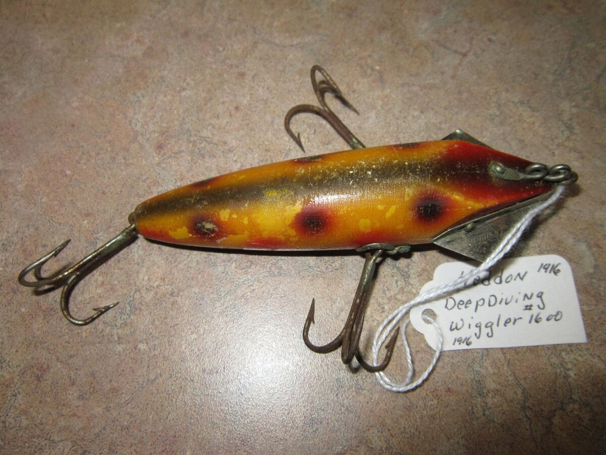 VINTAGE HEDDON DEEPDIVING WIGGLER #1600 WOOD 1916 LURE | eBay VINTAGE HEDDON DEEPDIVING WIGGLER #1600 WOOD 1916 LURE | eBay