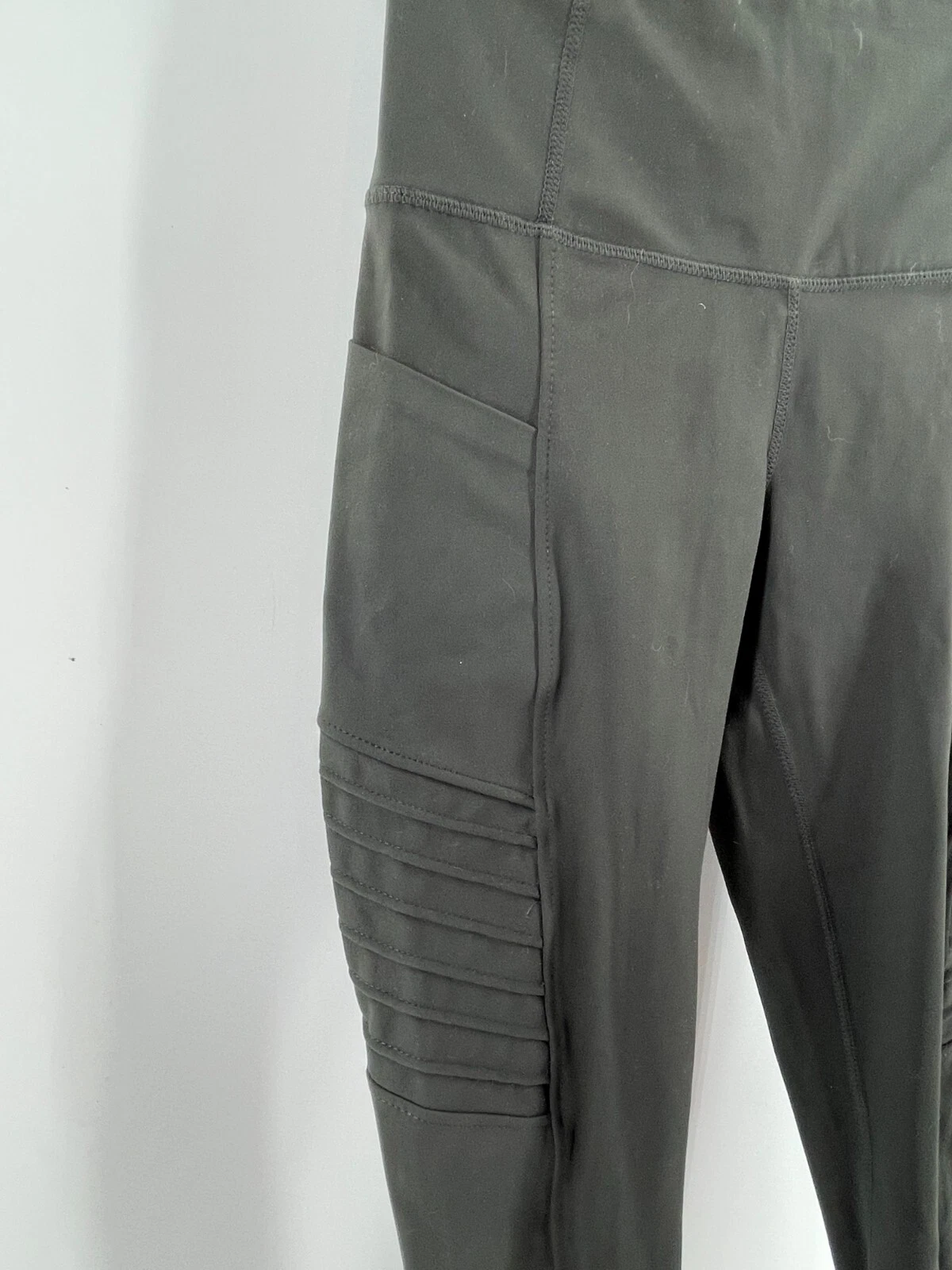 yogalicious lux slate cropped activewear leggings