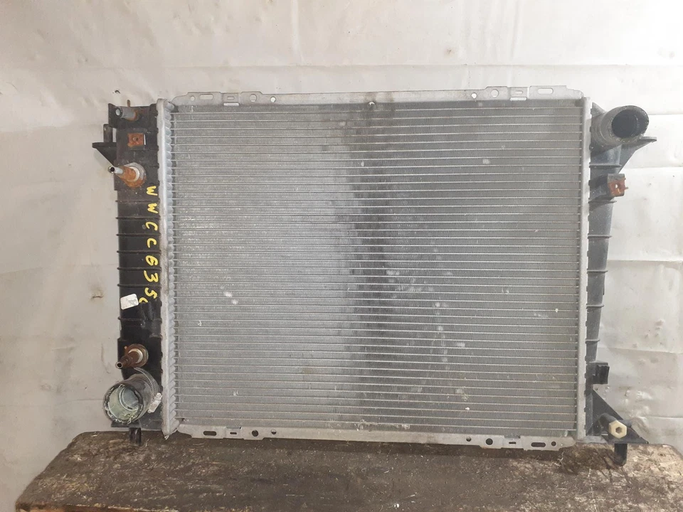 Used Radiator fits: 1995 Ford Thunderbird 8-280 4.6 Grade A - Изображение 2 из 4