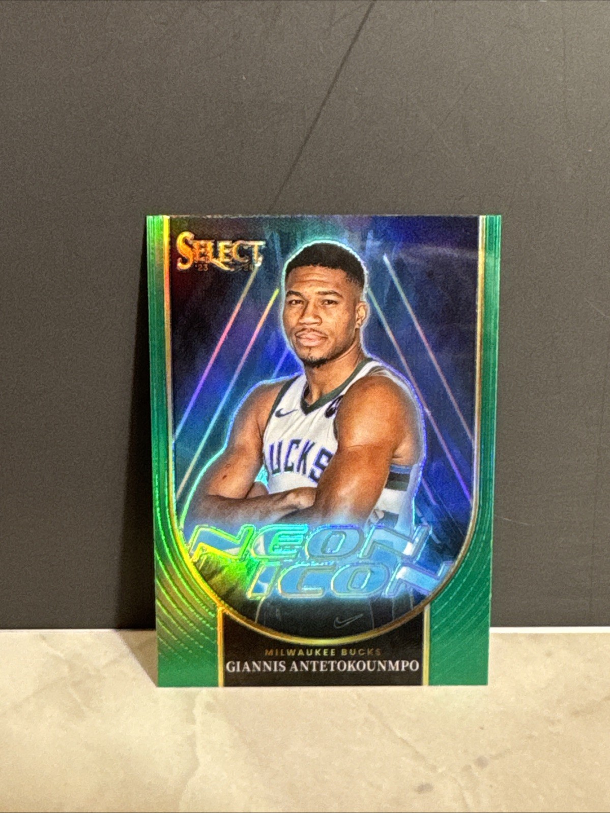 2023-24 Panini Select Giannis Antetokounmpo Neon Icon Green - Milwaukee Bucks #1