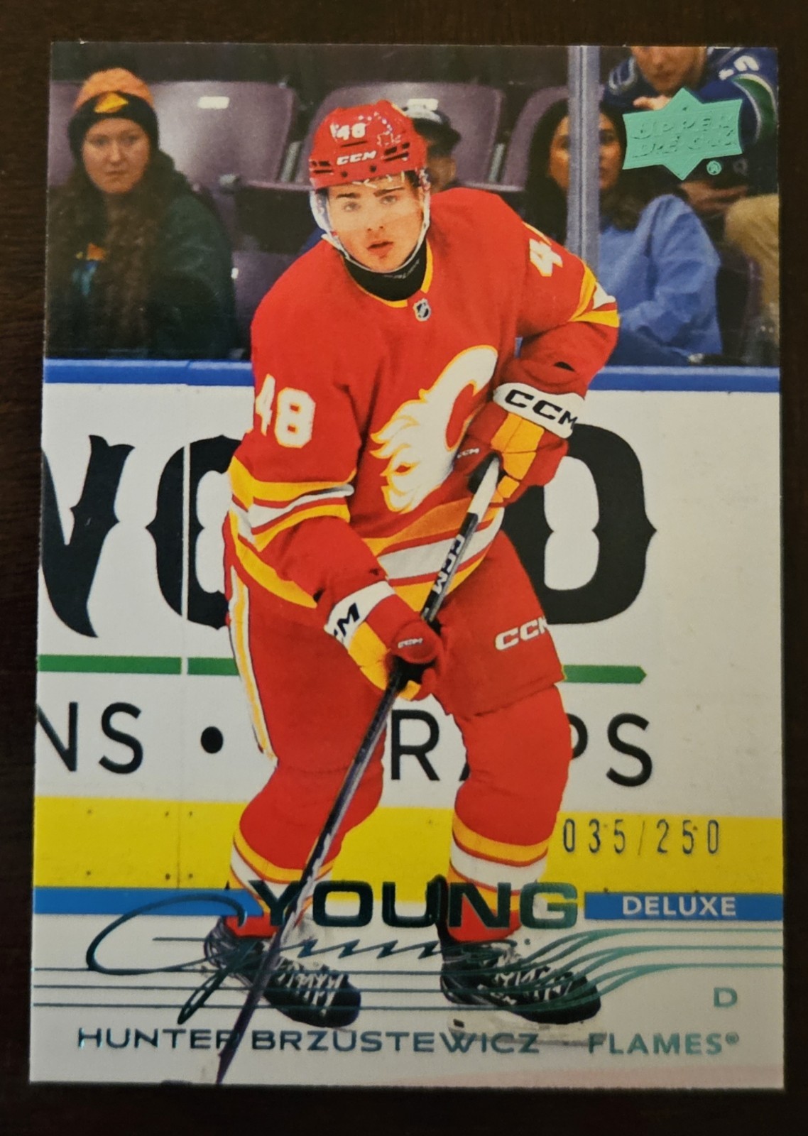 Hunter Brzustewicz 2025-26 Upper Deck Young Guns Deluxe Rookie Card #455 /250