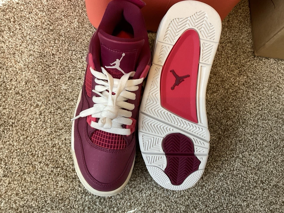 Air Jordan 4 Retro GS For the Love Foto 4 de 4