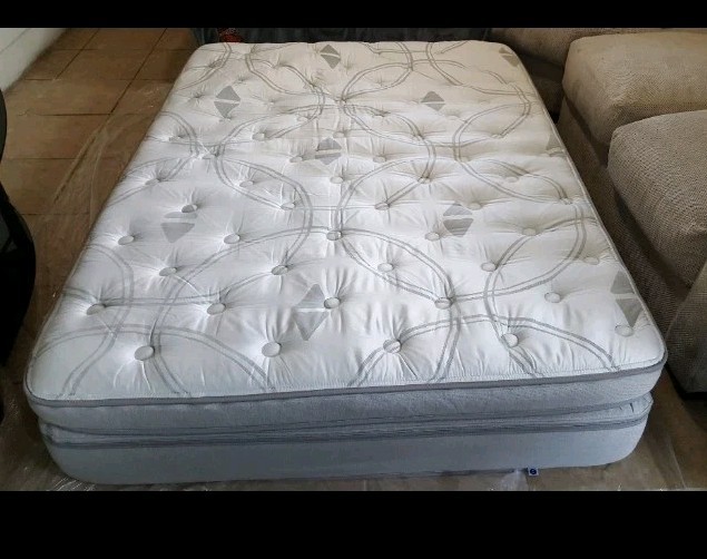 Select Comfort Sleep Number California King i10 Innovation Series Mattress