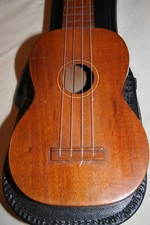 VINTAGE 1930s KOA ROYAL HAWAIIAN CRAFT SOPRANO UKULELE w CASE WOOD TUNING PEGS
