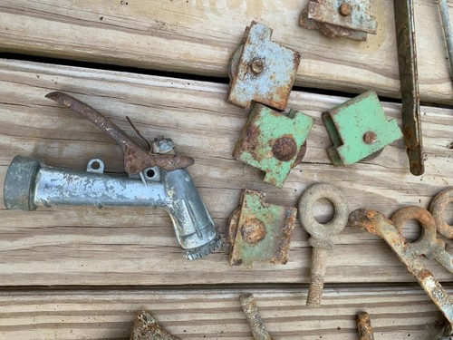 Vtg Junk Lot Barn Shop Metal Hardware 37 pc Rustic Rusty Parts Tool Art Socket - Picture 10 of 10