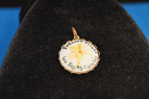 1950's Lot of 3 WOMEN'S SOCIETY NATIONAL CONFERENCE CHARMS "Gy Rep." flowers EXC - Picture 7 of 8