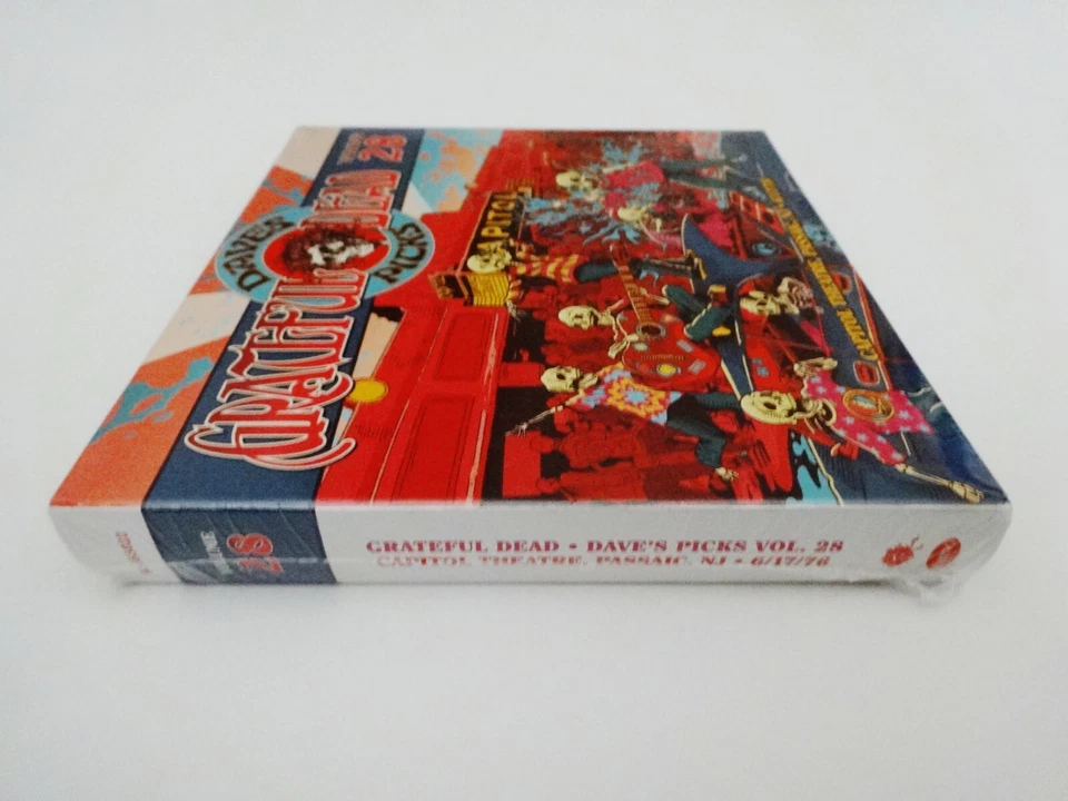 Grateful Dead Dave's Picks 28 Capitol Theatre Passaic NJ 6/17/76 1976 GD 76 3 CD - Image 3 of 4