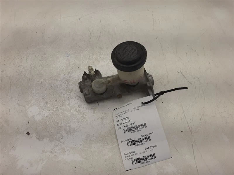Brake Master Cylinder 1986-1987 Chevrolet Corvette 10052280 - Image 2 of 4
