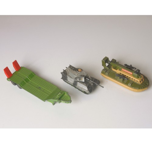 Matchbox Battle Kings, K104 Tiger Tank, K105 Hover-Raider, K106 Tank Transporter - Picture 4 of 21