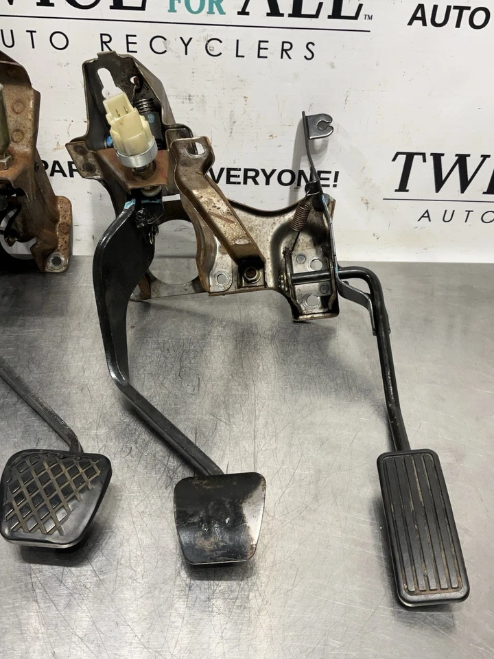 Conjunto de pedal de embrague manual Acura CL 1997-1999 OEM 5 VELOCIDADES STICK Foto 3 de 4