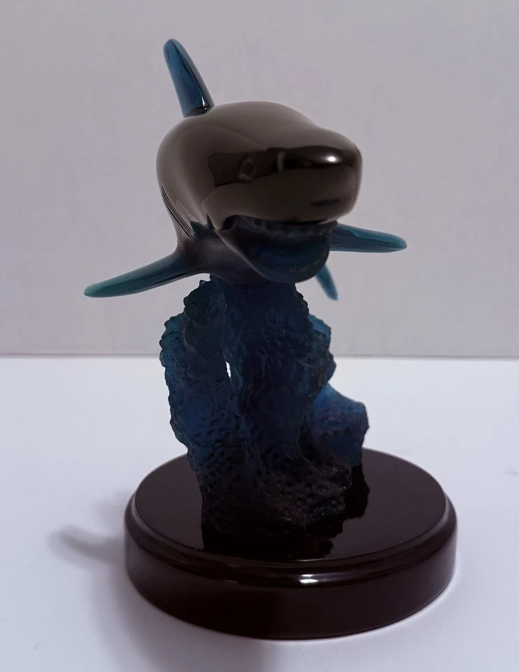 Escultura Wyland Gran Tiburón Blanco y Coral 1990 Azul Acrílico Marcado Foto 4 de 4