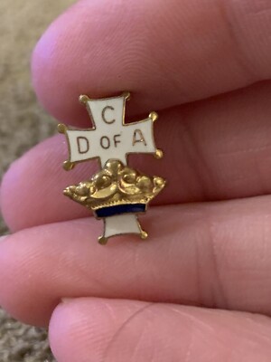 Vintage C D Of A Cross Gold Tone Enamel Lapel Pin (GW6)