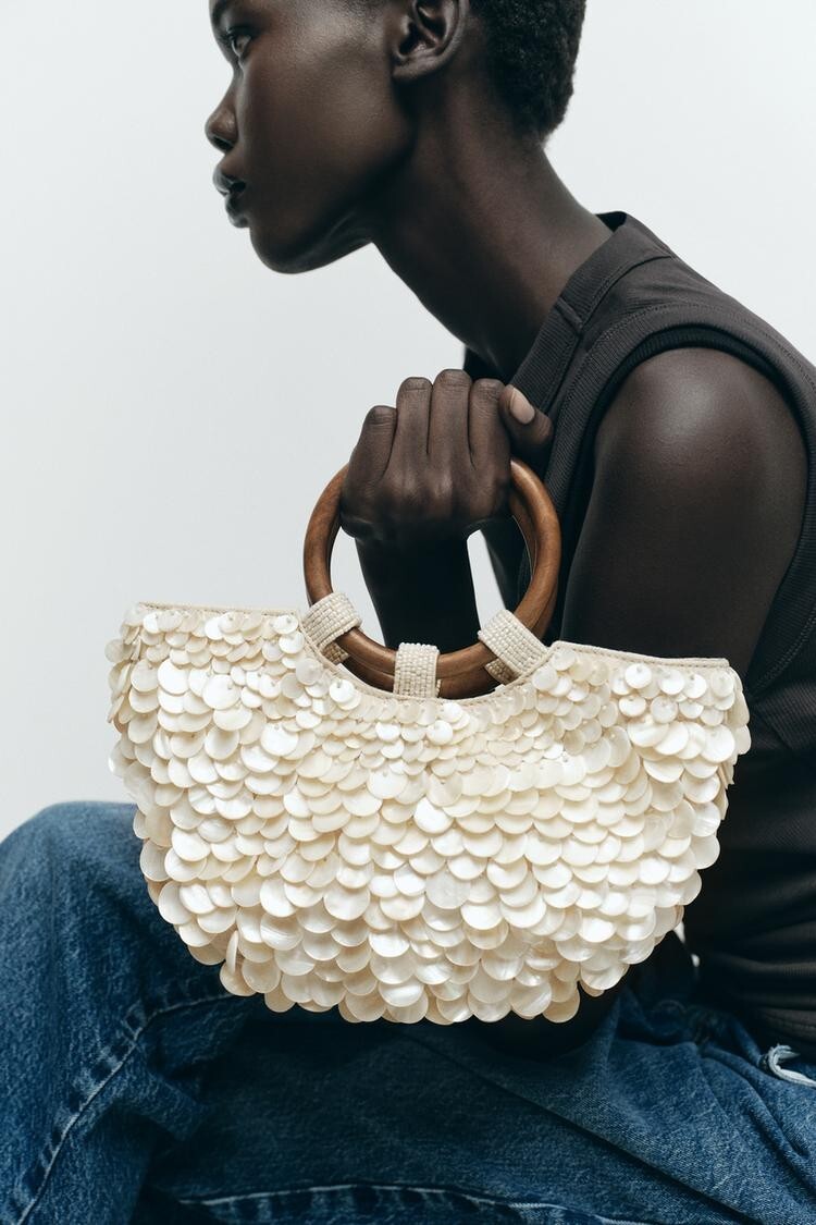 【ZARA】PEARLESCENT APPLIQUE BAG Pearl grey | 6545/510/910 Zara Pearlized Applique Bag Pearl Grey 6545/510/910 Half