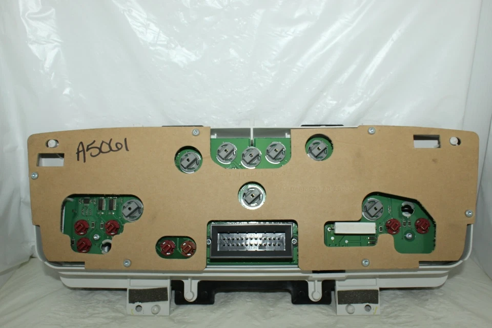 Cuadro de instrumentos velocímetro panel de instrumentos Dodge Neon 2003-05 88.403 millas Foto 2 de 4