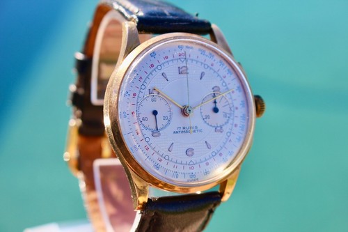 JUMBO Nr NOS VINTAGE 18K SOLID GOLD CHRONOGRAPH SUISSE WATCH STUNNING WHITE DIAL